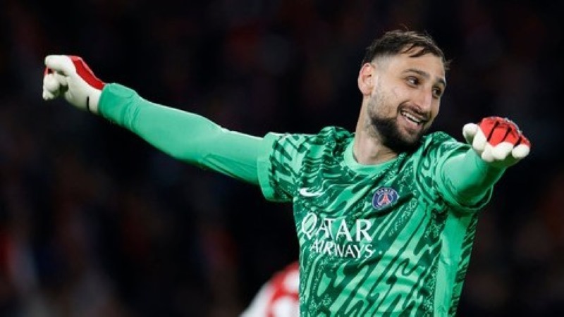 Thủ môn Donnarumma thất vọng và chán nản trước khi rời PSG